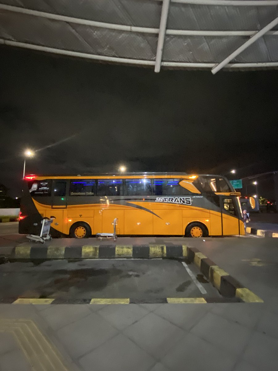 reisender21's tweet photo. 27 Trans "Ares" Pulogebang-Kartasura
IDR 250k
32 Seats Legrest
Toilet, Snack &amp; Mini Pantry https://t.co/MU9mLoiiTM