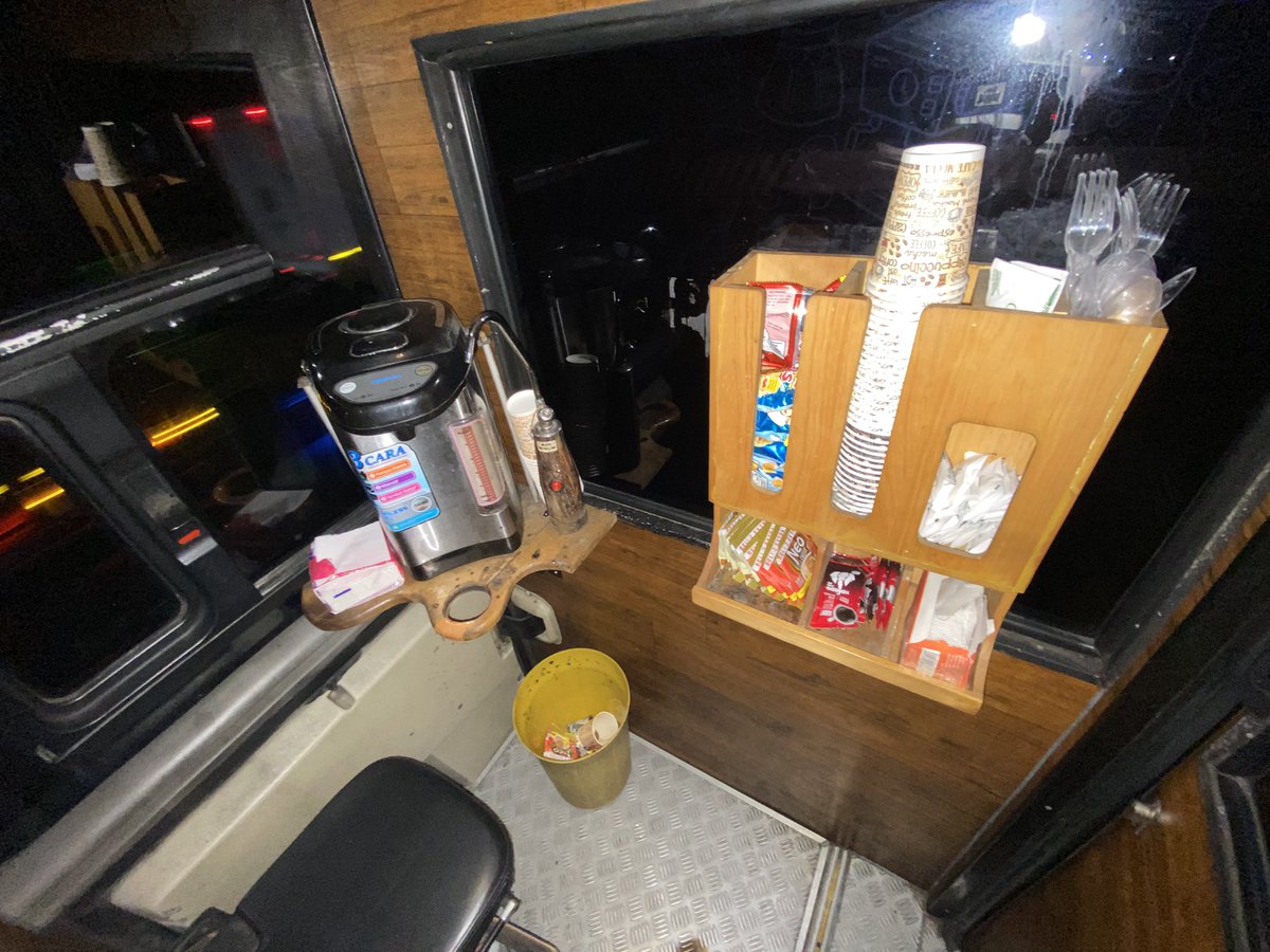 reisender21's tweet photo. 27 Trans "Ares" Pulogebang-Kartasura
IDR 250k
32 Seats Legrest
Toilet, Snack &amp; Mini Pantry https://t.co/MU9mLoiiTM