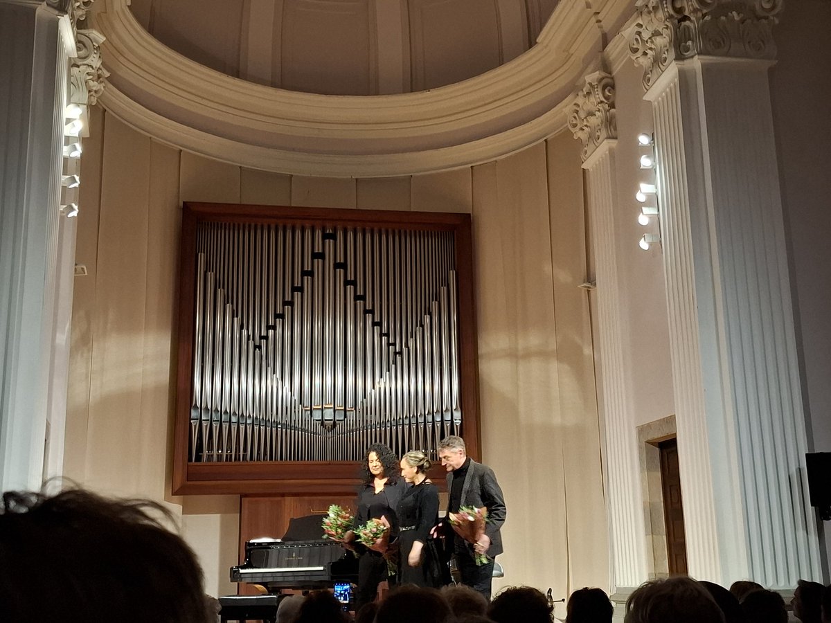 Espectacular concert de laura Tibau Font ahir a la <a href="/casadeculturagi/">Casa Cultura Girona</a> . Gràcies! <a href="/SusanadelSaz/">Susana del Saz</a> , Joan Sadurni.