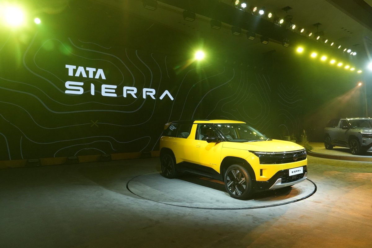 🚨 Tata Motors has launched the new #TataSierra at a starting price of ₹11.49 lakh

The return of this iconic nameplate has caught the market off guard, particularly with pricing well below industry estimates.

A significant milestone for the SUV segment 👏🏻