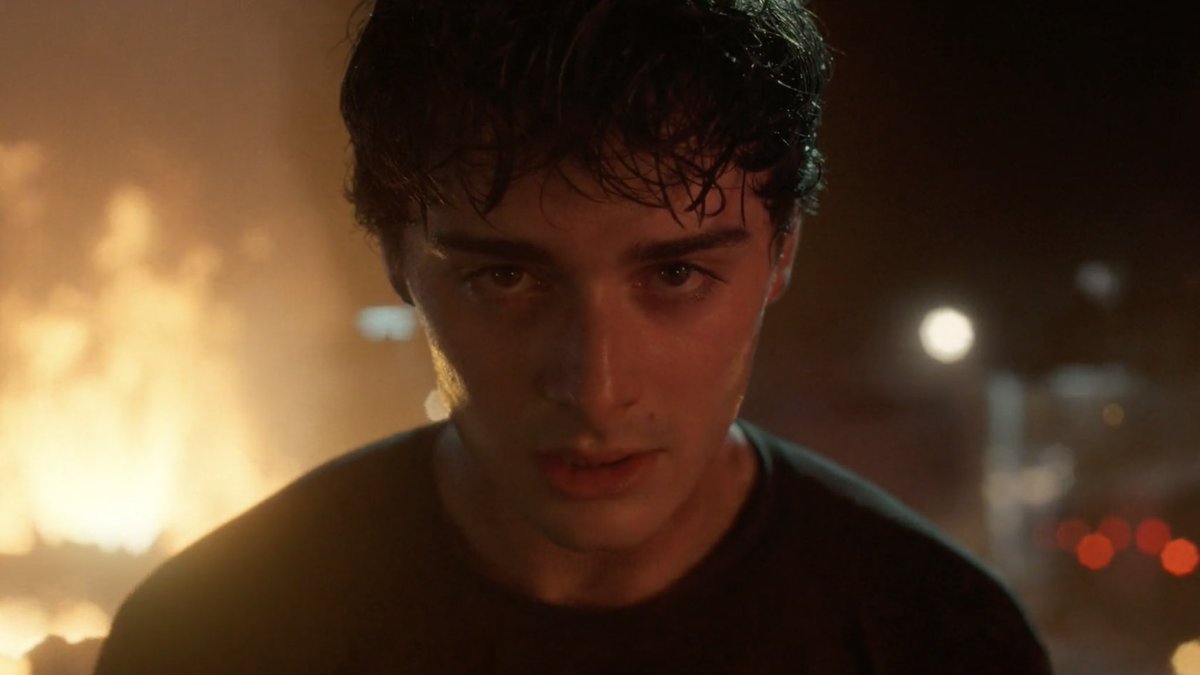 funkxstar's tweet photo. essa cena final foi o motivo do meu colapso e sem dúvida foi a melhor do 1º volume. sem explicação o choque e a emoção que ela me fez sentir. 

will byers, o protagonista que você! #strangerthings5 https://t.co/Im3DLWIeGh
