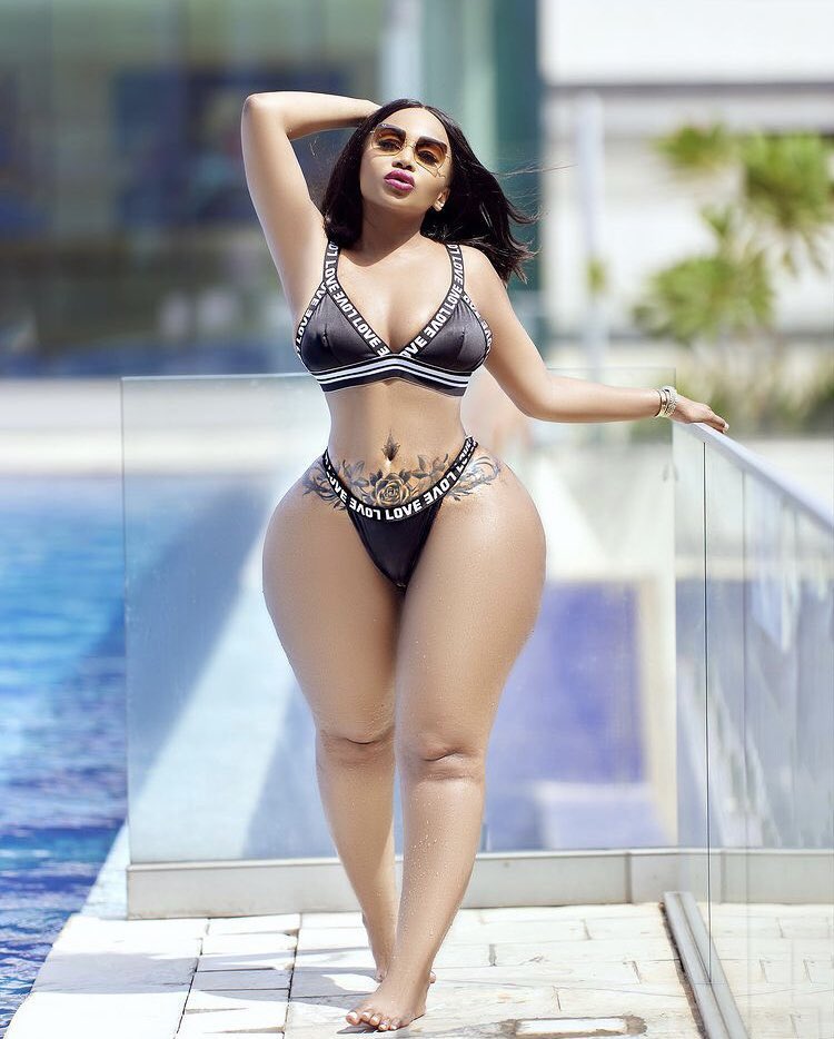 AdvoBarryRoux's tweet image. This came after former TV actress, Tebogo Thobejane, an ex-girlfriend of Matlala, whom he hired to people to kill but failed, sent an email to Batohi asking why Matlala was not arrested while hitmen were arrested &amp;amp; made a confession that Matlala hired them to kill her.