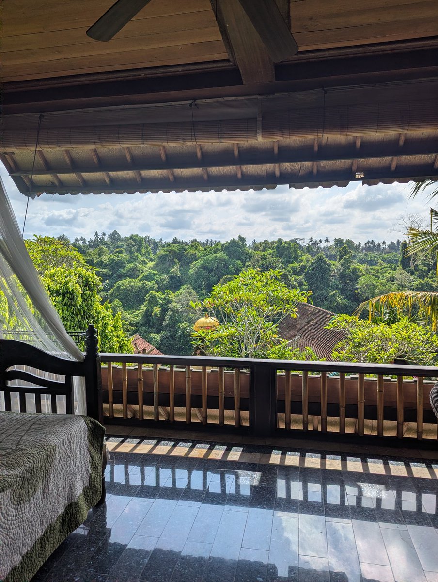 immortancrow's tweet image. Reality is art. One can paint their day. One can sculpt their year. All you need is a bit of creative juice. All things possible.