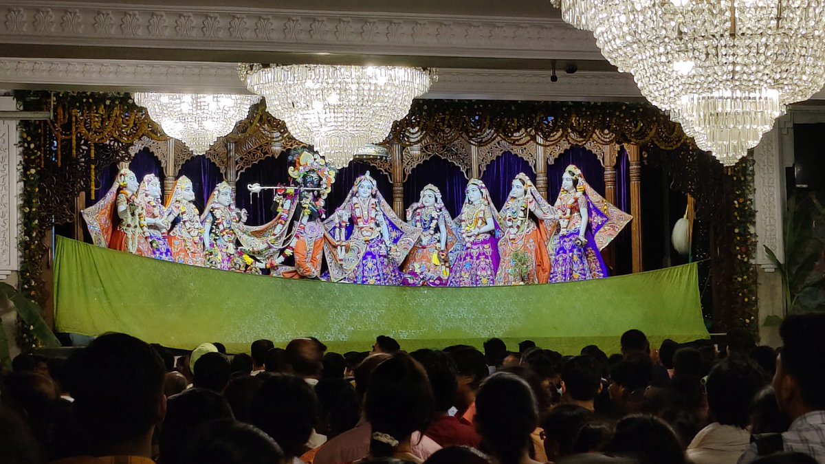 sagarikaghose's tweet image. Sights and sounds of Bengal. Temples at Kalna, Guptipara and the ISKON temple in Mayapur. No wonder Bengal is the second highest place in India for international tourism. #BestBengal