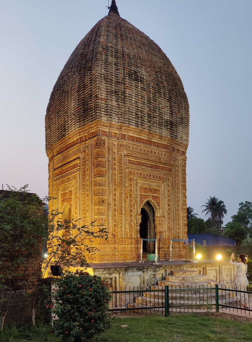 sagarikaghose's tweet image. Sights and sounds of Bengal. Temples at Kalna, Guptipara and the ISKON temple in Mayapur. No wonder Bengal is the second highest place in India for international tourism. #BestBengal