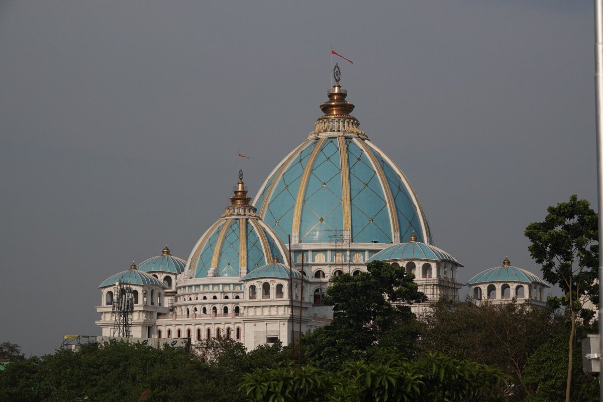 sagarikaghose's tweet image. Sights and sounds of Bengal. Temples at Kalna, Guptipara and the ISKON temple in Mayapur. No wonder Bengal is the second highest place in India for international tourism. #BestBengal