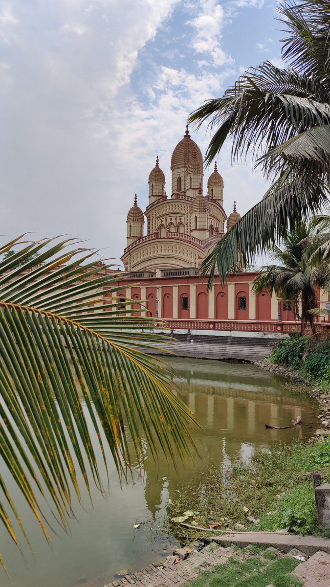 sagarikaghose's tweet image. Sights and sounds of Bengal. Temples at Kalna, Guptipara and the ISKON temple in Mayapur. No wonder Bengal is the second highest place in India for international tourism. #BestBengal