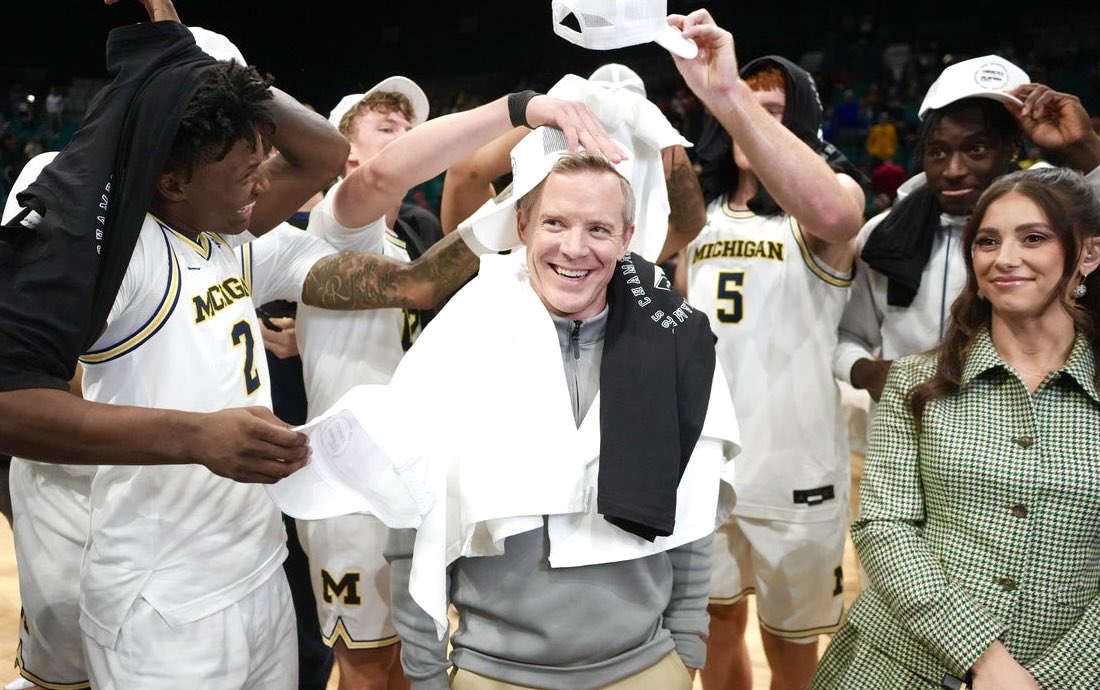 uofmcoverage's tweet image. Michigan is the first team in the AP Poll era (since 1948-49) with consecutive 30-point wins against ranked opponents 🤯

(h/t @ESPNInsights)