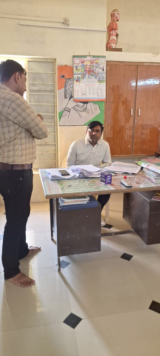 CollectorJamngr's tweet image. મતદાર યાદી ખાસ સુધારણા કાર્યક્રમ અન્વયે મતદાર નોંધણી અધિકારીશ્રી, ૮૦-જામજોધપુર દ્વારા BLO સહ ગ્રામ્ય વિસ્તારોની મુલાકાત લઈ ગ્રામ લોકોને તેમની વિગતો રજુ કરવાની બાકી હોય તો સત્વરે BLOs નો સંપર્ક કરી રજુ કરવા સમજુત કર્યા.
@ECISVEEP @CEOGujarat @infojamnagargog