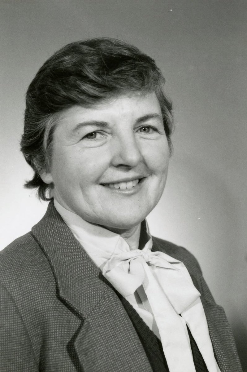 ApuliaRetro's tweet image. Frances “Fran” Allen (1932–2020), pioniera dell’informatica e prima donna a ricevere il Turing Award, rivoluzionò i compilatori con tecniche di ottimizzazione che resero il software più veloce ed efficiente, influenzando supercomputer e applicazioni scientifiche. ⬇️