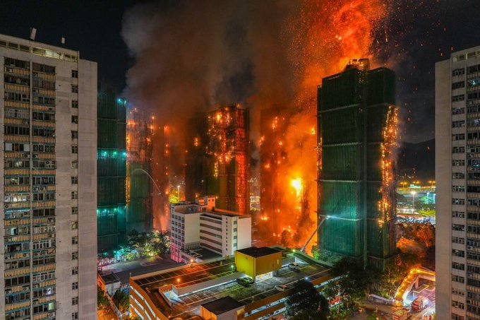 DineshkumarDKN's tweet image. A massive fire engulfed several tower blocks in Hong Kong on Wednesday (local time), killing at least 44 people and leaving at least 279 missing, with many still trapped inside burning buildings.  
 #Fire #FireMishap #FireAccident #HongKong #HongKongFire