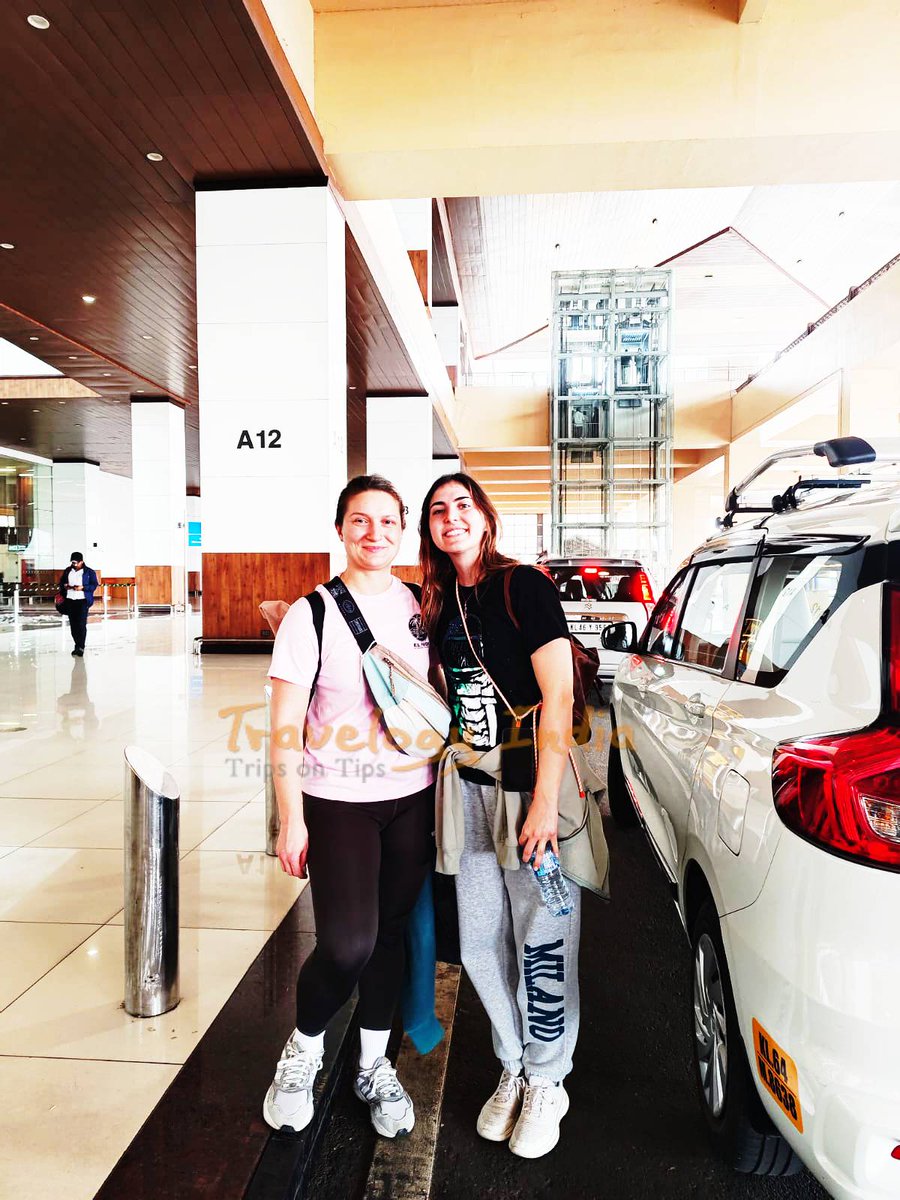 In the Queue of "Atithi Devo Bhava" New guest were welcomed by Travelogy India Pvt. Ltd..
Book Now with Travelogy India!
Contact us:-
🌍travelogyindia.com
✉️hello@travelogyindia.com
#atithidevobhava #travelogy #travelogyindia #travelogyindiatours #indiatours #indiatourism