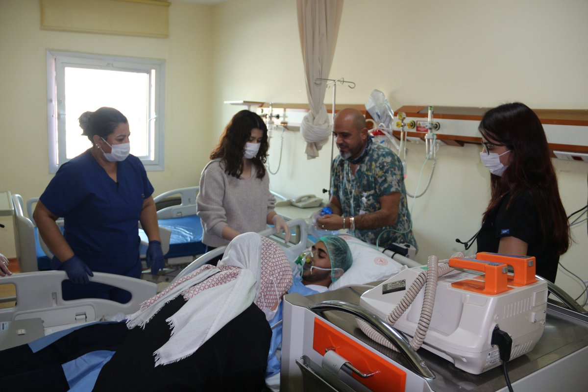 Kırşehir Eğitim  ve Araştırma Hastanemiz Palyatif Bakım Servisinde Mavi kod tatbikatı düzenlendi. Başarıyla sonuçlanan tatbikata Hastane Yönetimi, Kalite Yönetim Birimi, Mavi Kod Ekibi ve Birim Sağlık Çalışanları eşlik ettiler.