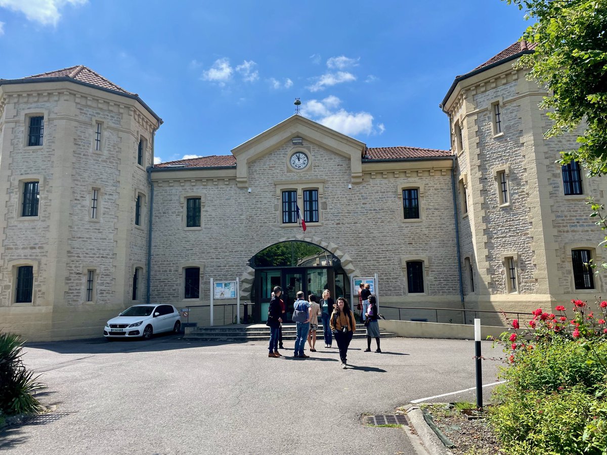 🚨 ALERTE INFO 🚨

Deux individus se sont ÉVADÉS de la maison d’arrêt de Dijon, en sciant les barreaux de leur cellule. Ils étaient en détention provisoire en attente de leur procès. (Le Parisien)