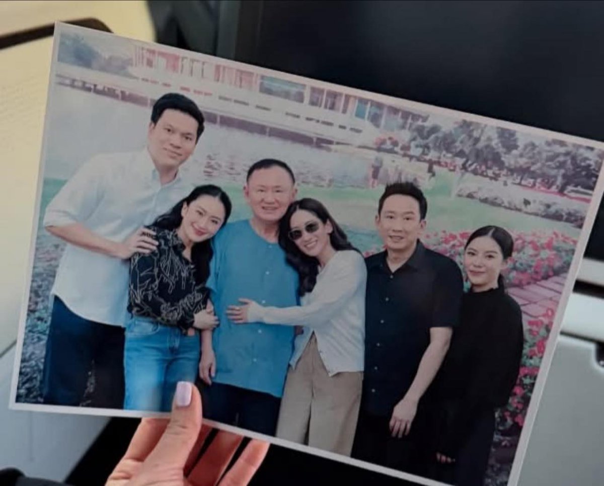 SundayR74269's tweet photo. แล้วคือมีน้ำตากับสิ่งนี้ คิดถึงพ่อใหญ่ทักษิณ #ทักษิณชินวัตร https://t.co/iwYTmKMZFo