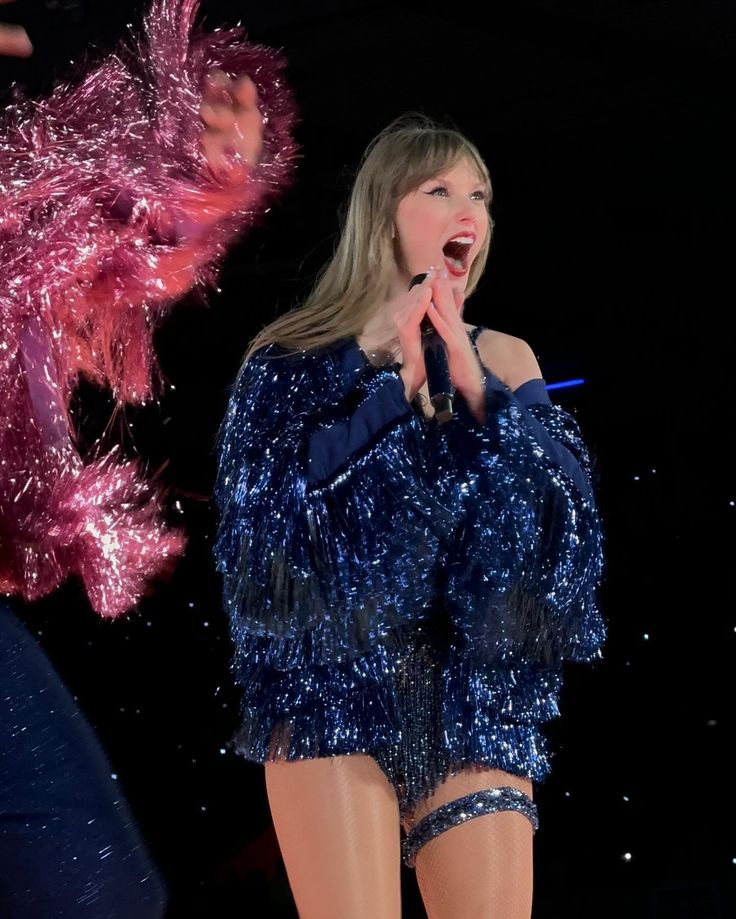 I know I'm a bit late today but... Good morning besties 🥰 I hope you're all having an amazing day ❤️🫶🏻