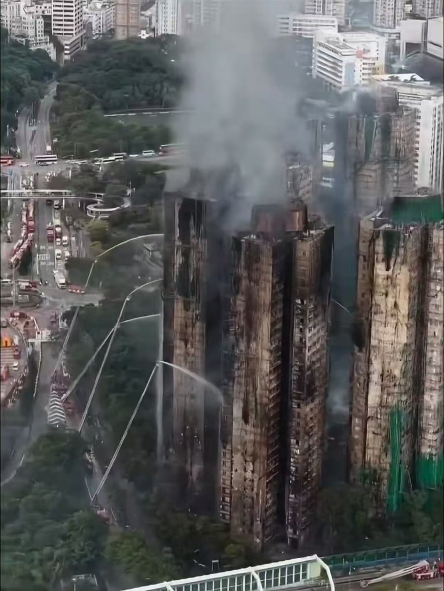 #UPDATE On November 26, a fire broke out in a residential building in #HongKong, resulting in 55 fatalities.  Rescue efforts are still underway, and the building no longer shows large visible flames.  
Our thoughts and prayers are with everyone affected. 🕯️
#HongKongFire