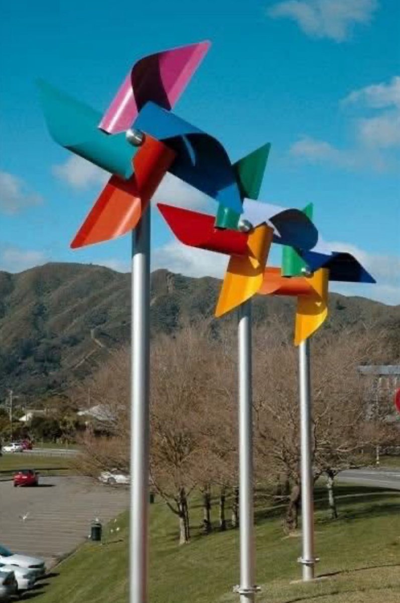 Column: De wetenschap als de priesterklasse van het gelijk
Max von Kreyfelt

Het begint altijd met zo’n geruststellende zin.
“Wetenschappers zeggen…”
“Uit onderzoek blijkt…”
“Experts waarschuwen…”

Zodra ik die zinnen hoor, weet ik één ding zeker: iemand probeert me iets te