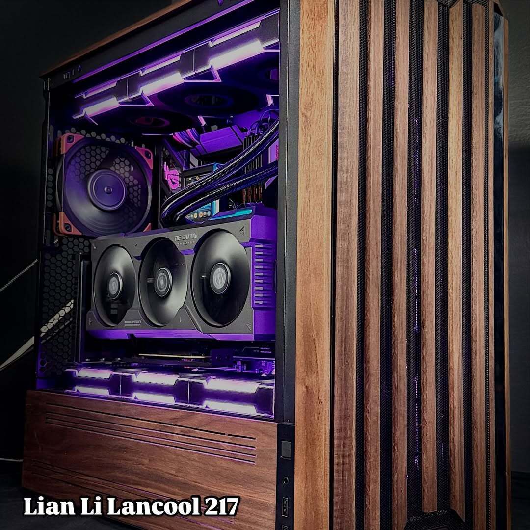 GlobalLianli's tweet image. Drop your score! This one’s a beauty 🤍🖥️

Cr. @j.bbuildz

#lianli #case #pc #build #setup