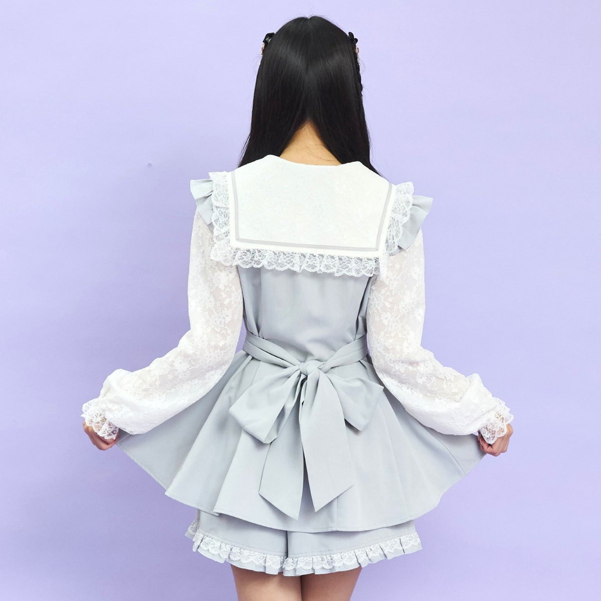 Pick Up
'25 AWできゅんと
ときめき、キラメキを！

たっぷりのレースセーラー襟で360度可愛い🐰🎄💕
ハートチャーム付きリボンは存在感抜群❕🎀✨
パンツ裾にもレースを合わせて甘い雰囲気に🍭🤍
x.gd/wmlFI

店舗
x.gd/cQWKE

#secrethoney
#シーハ二
#シークレットハニー