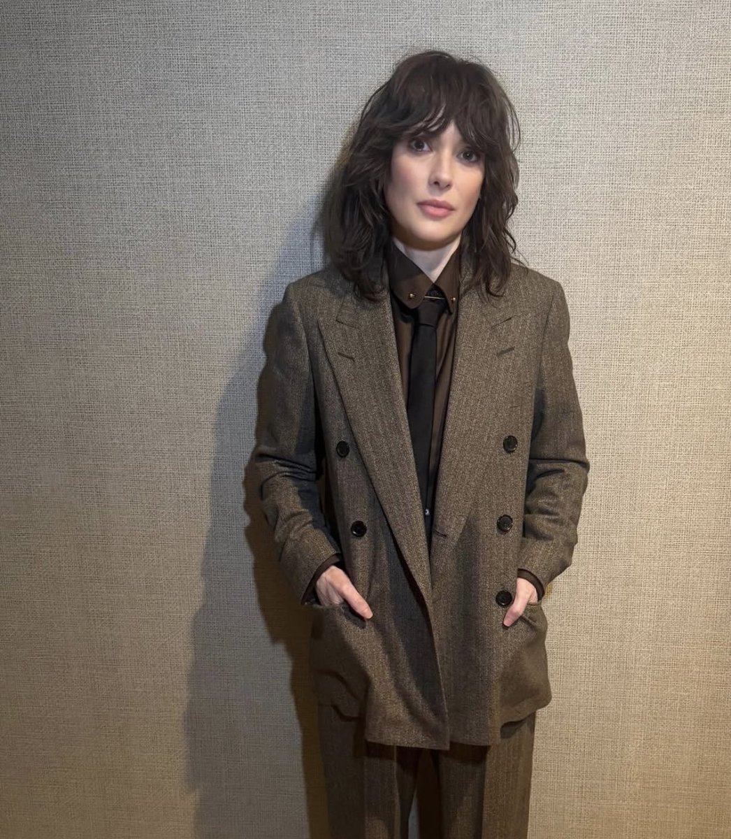 BESTOFWlNONA's tweet image. New photos of Winona Ryder.