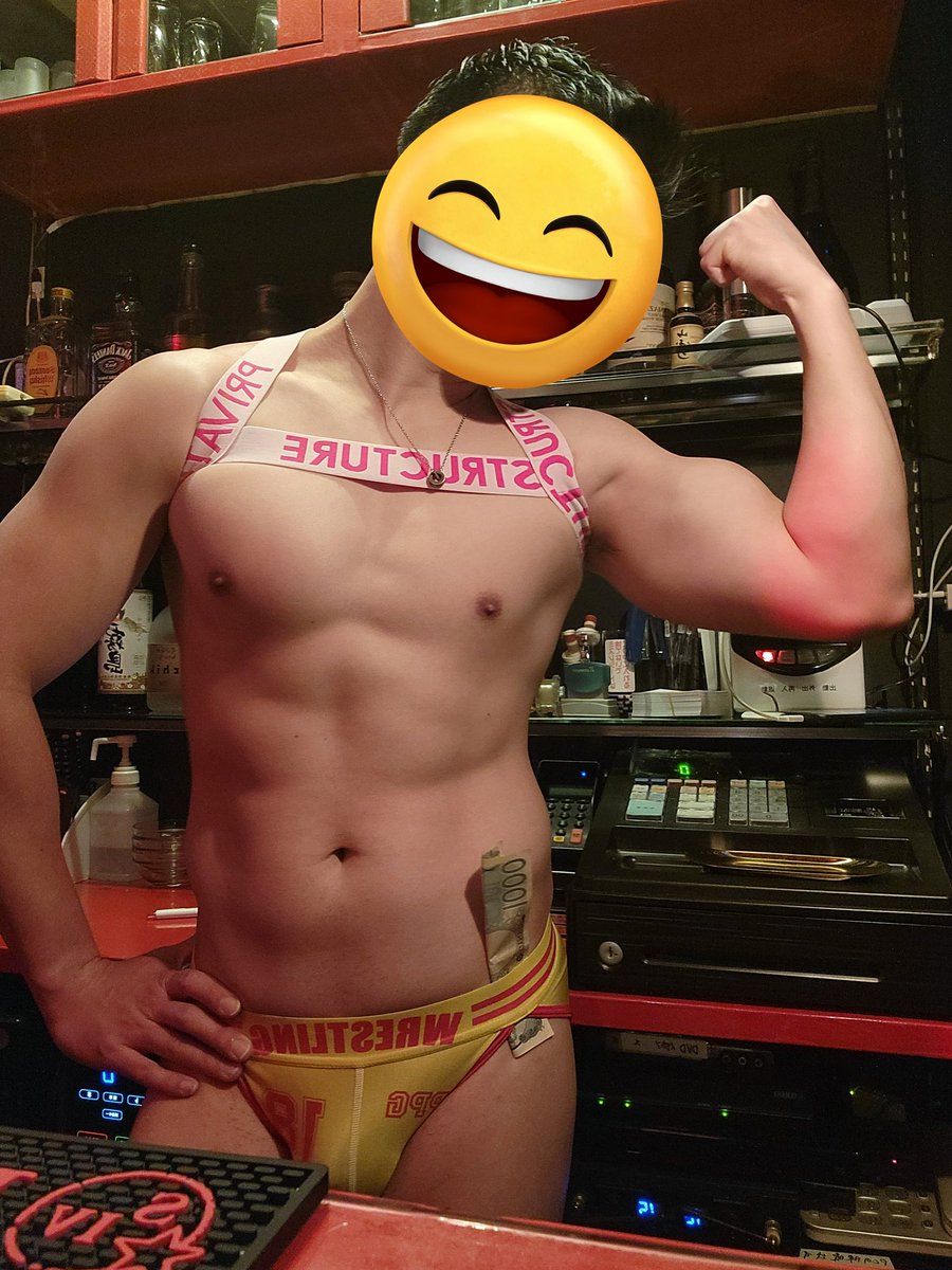 こんにちは！
ニックです♪
改めてのお知らせですが、来月12月13日土曜日は一階のバーにてぼくのバースデーを開催させていただきます✨
まだどんな内容になるのか、どんな格好をしようか色々考えている段階ではございますが、今から予定を空けておいていただけるととても嬉しいです🥺