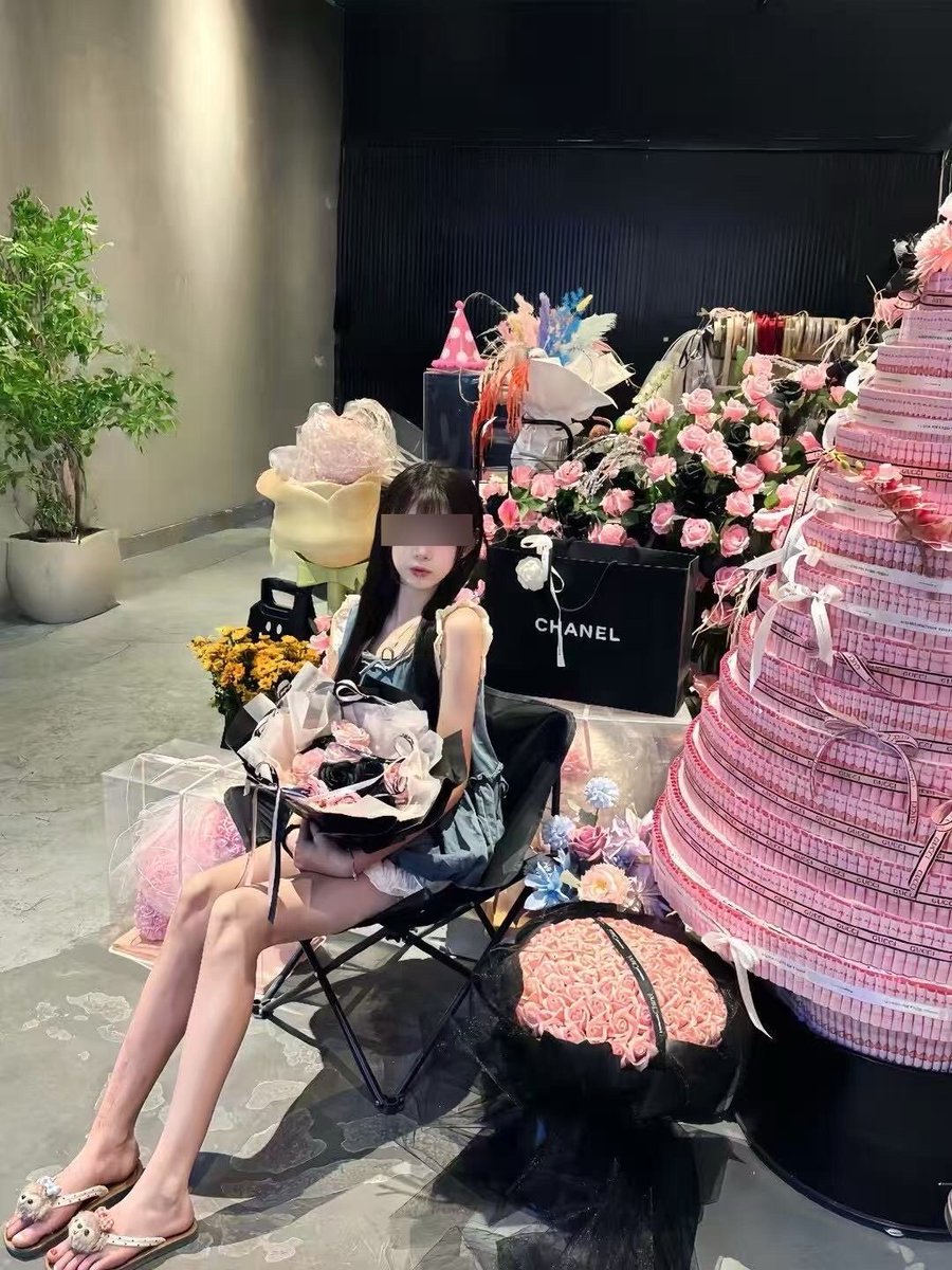 广东字母墙 tweet media