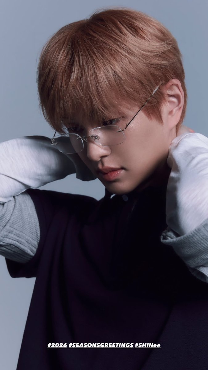 bubbabble's tweet image. him and his neck-hurts sexy pose 😭 bye guys nice to know you all

#온유 #ONEW