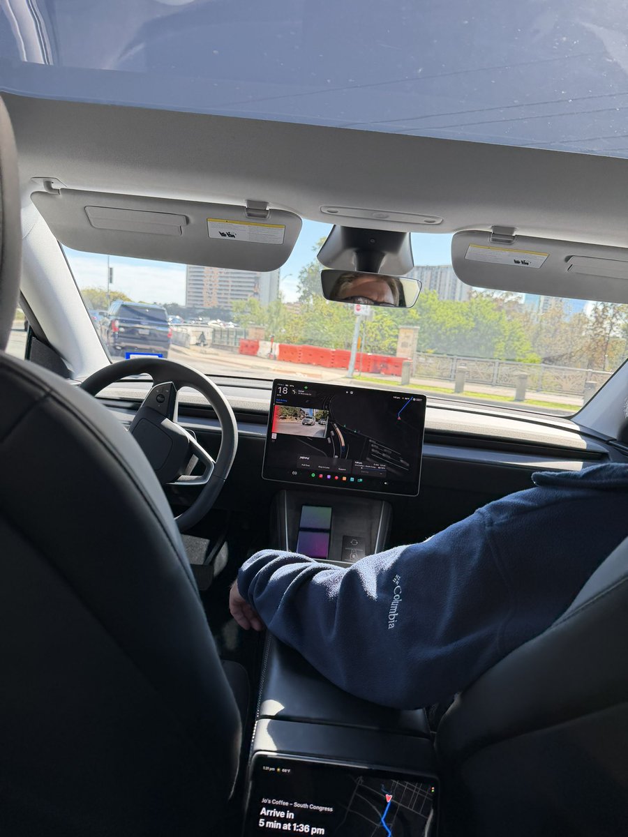 mokman's tweet photo. Flawless ride, easily pulled around a stopped bus in the right lane. 

Cost: $2.3

Then we took an $13 uber back to our car. The wait for another @robotaxi was 24 min https://t.co/4hqMhlqayF