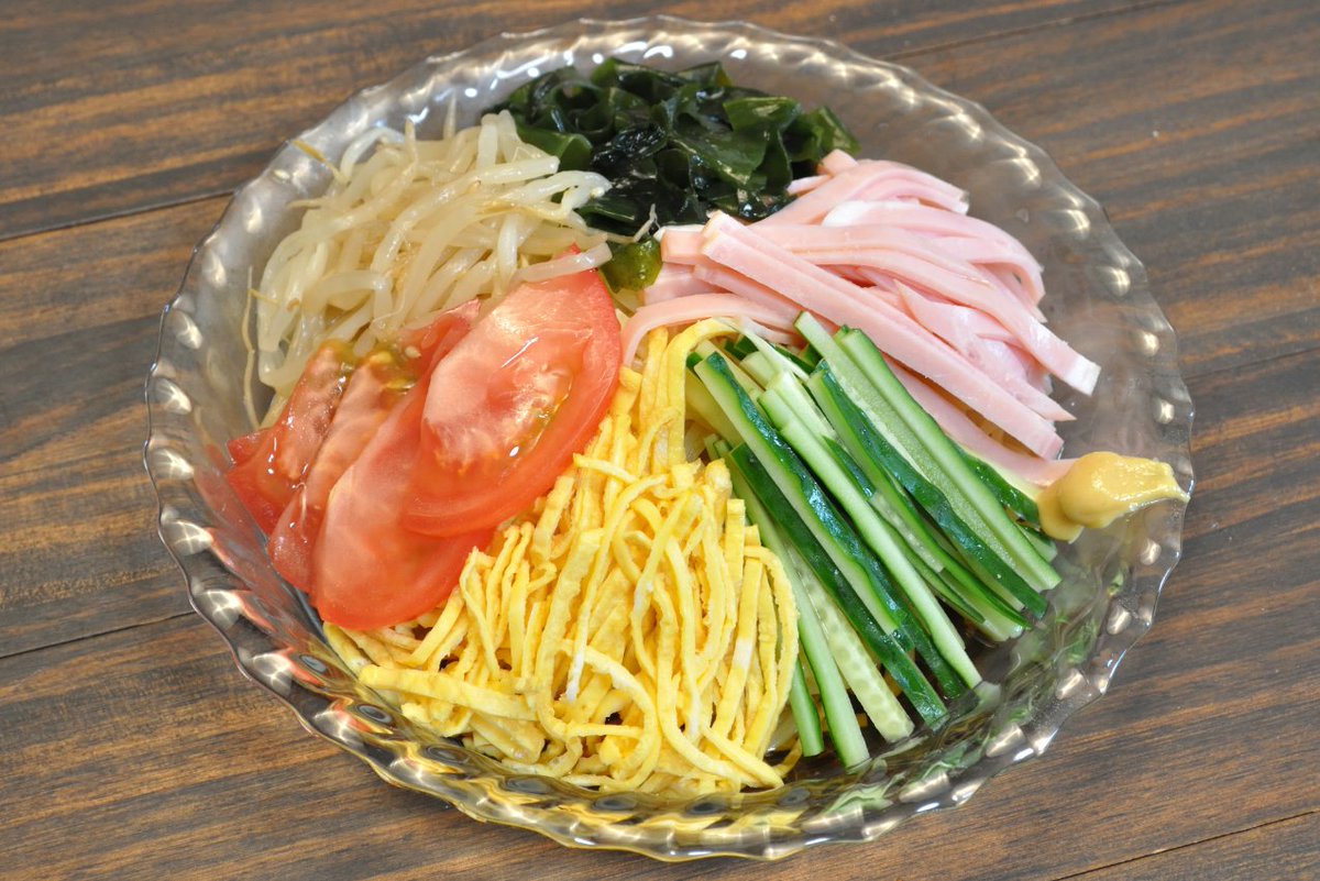 バルベルデ・スパゲティ、日本でも食べられる店が増えてきた。
多少は日本人向けにアレンジされてはいるが、概ねは味は再現されている。
本式はトマトの代わりにスライスバナナなんだよな。
トッピングは共和国内でも多少は違うようだけど。
#バルベルデ・スパゲティ
es.wikipedia.org/wiki/Hiyashi_c…