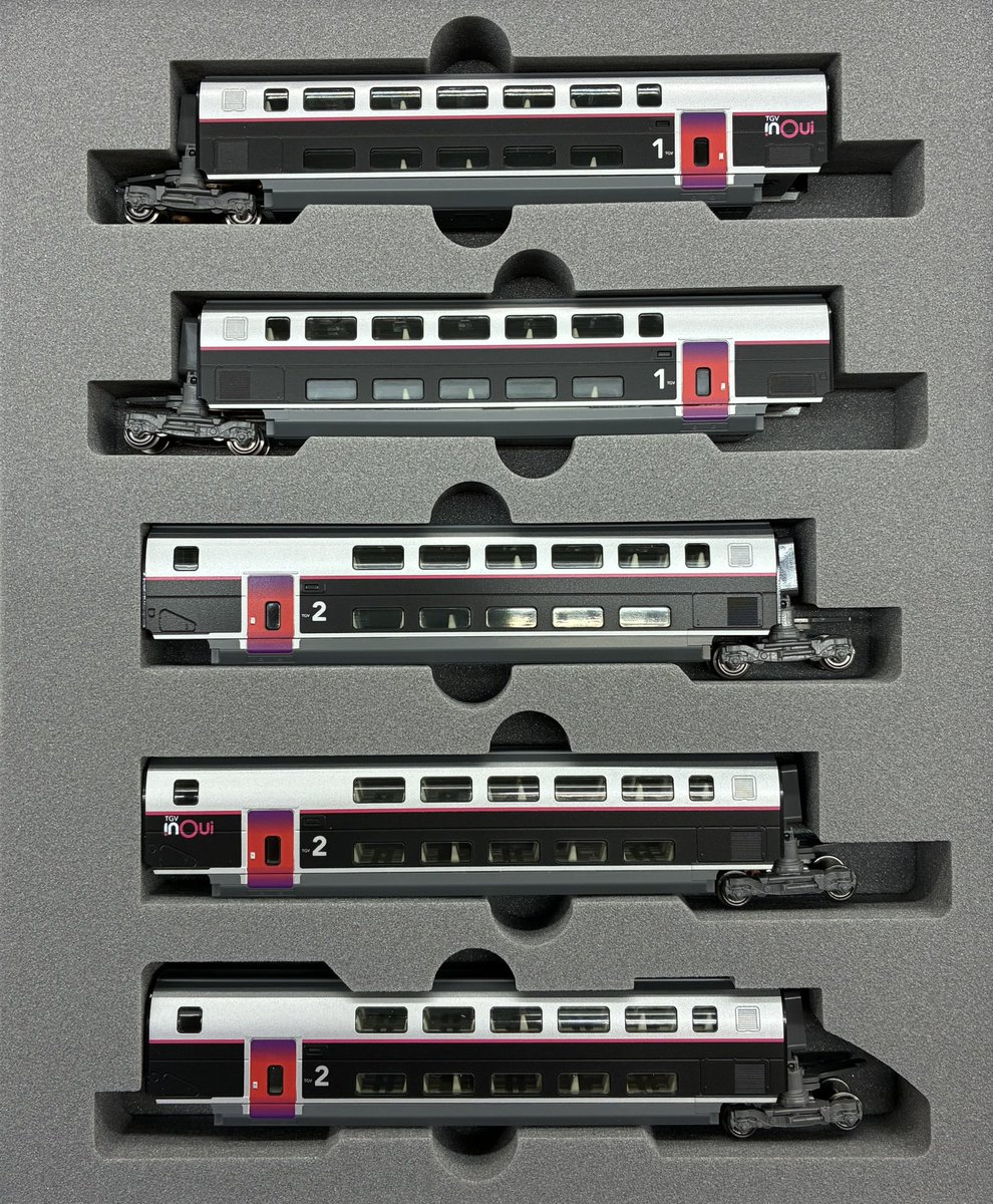 tamtamsagami's tweet image. 【鉄道】KATO新製品⑤

🚄 TGV Euroduplex inOui
基本5両セット ¥16,900税込
増結5両セット  ¥12,100税込

フランス高速鉄道TGVの最新スタイル inOui を美しく再現🎵
迫力ある先頭形状が魅力の注目モデル✨

#TGV #inOui #KATO #タムタム相模原店