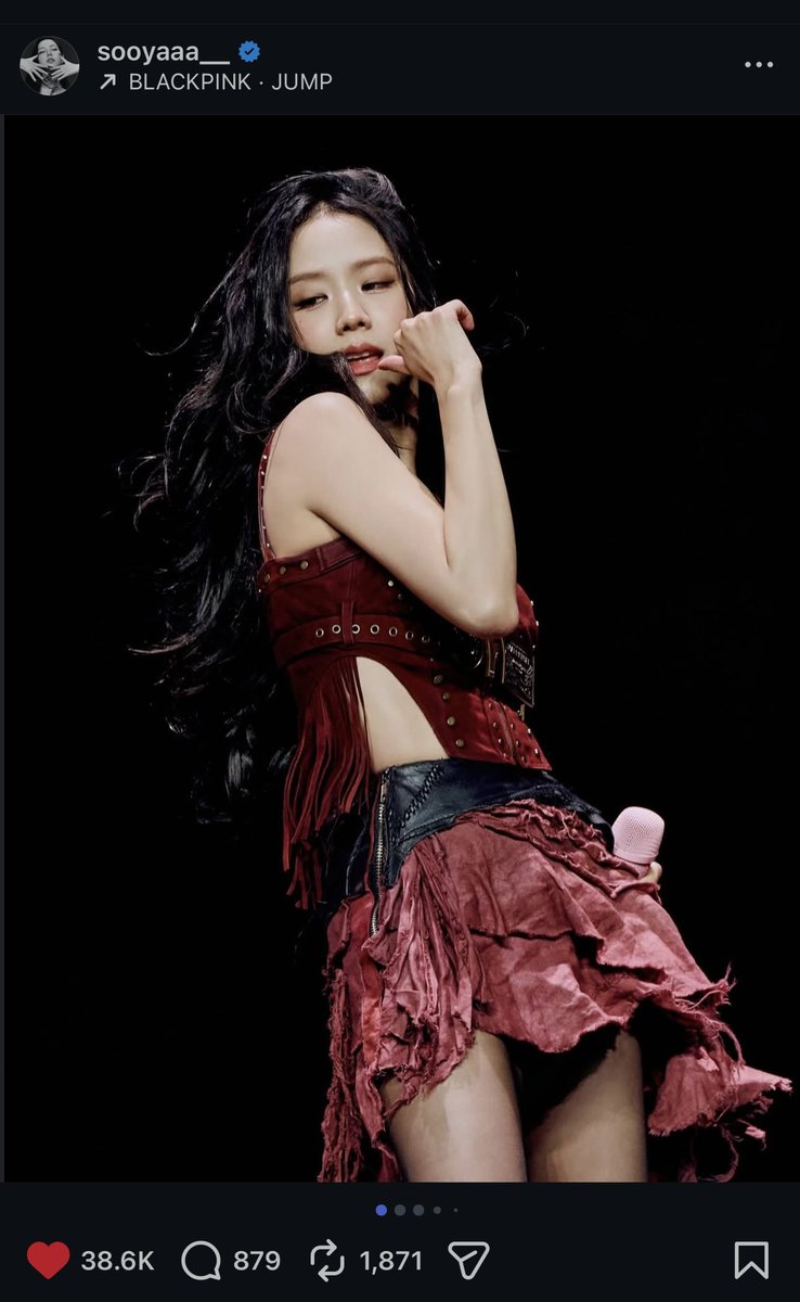 jnksxst's tweet image. Not Jisoo speaking straight Tagalog, brb cryingggg😭