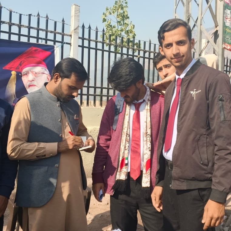 مصطفوی سٹوڈنٹس موومنٹ آزاد کشمیر کے زیر اہتمام گورنمنٹ پوسٹ گریجویٹ کالج مظفرآباد کے سامنےممبر شپ کیمپ لگایا گیا۔ محمد سہیل مجید، ڈپٹی جنرل سیکرٹریMSM پاکستان نے خصوصی شرکت کی اور طلبہ کو بریفننگ دی۔کیمپ میں سینکڑوں کی تعداد میں طلبہ نے MSM کی ممبرشپ حاصل کی۔ اس موقع پر انصر علی