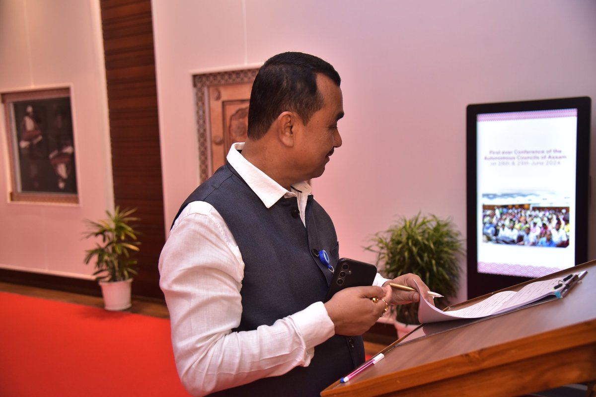 dharmeswarkonw4's tweet photo. আজি অসম বিধানসভাৰ শীতকালীন অধিৱেশনৰ তৃতীয় দিনৰ কাৰ্যসূচীত অংশগ্ৰহণৰ প্ৰাক মুহূৰ্তত,,,,,
#ND24 । #AssamAssembly । #AssemblySession2025 https://t.co/paTezhOf8Y