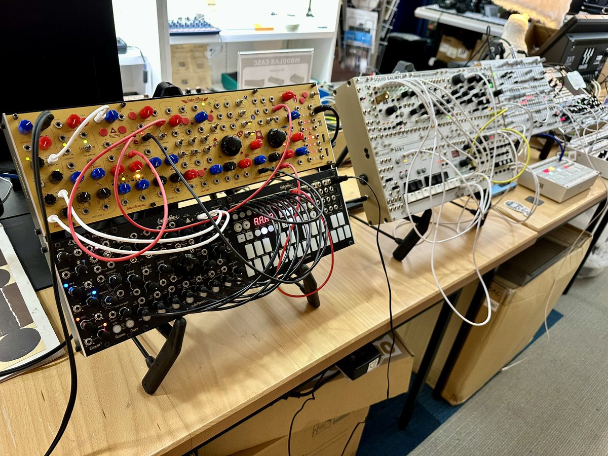 Rock oN 渋谷店でモジュラーシンセ強化中！ALM/Busy Circuitsの