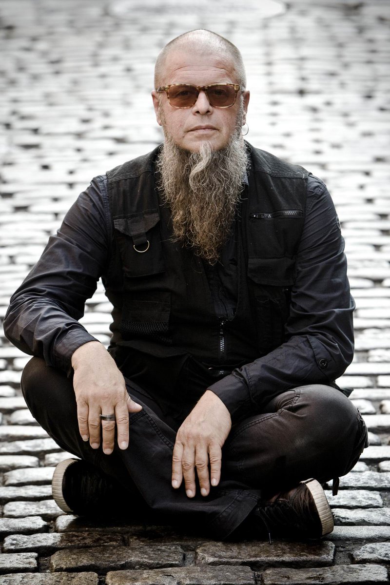 Писатели и Философы tweet media