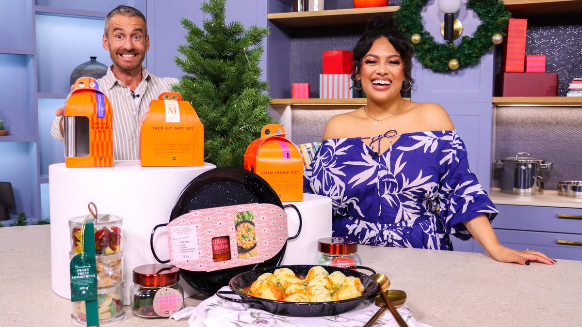 Santa called... he said we should give YOU a R1 000 <a href="/WOOLWORTHS_SA/">Woolworths SA</a> gift card this Christmas! 🎅
Enter by telling us which easy-to-make Woolies Foodie Kit will be in your stocking this Christmas?
Make sure to include #WooliesChristmas! Entries close 30 November. Ts &amp; Cs apply: