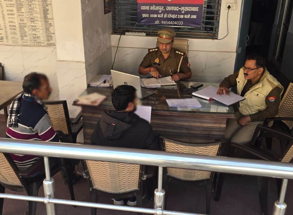 moradabadpolice's tweet image. #SSP @moradabadpolice @satpal_IPS के निर्देशन में जनपद के थाना प्रभारियों द्वारा अपने-अपने थाना/कार्यालयों पर जनसुनवाई की जा रही है, फरियादियों की समस्याओं को ध्यानपूर्वक सुनकर उनके उचित, गुणवत्तापूर्ण एवं शीघ्र निस्तारण हेतु आवश्यक कार्रवाई की जा रही है।

#UPPolice