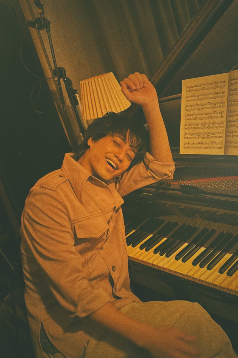 kp_STARRING_UM's tweet image. 𝐂𝐈𝐍𝐄𝐌𝐀
　 『𝐅𝐫𝐚𝐧𝐤𝐥𝐲, 𝐌𝐲 𝐃𝐞𝐚𝐫』
　　🎧「this time」
━━━━━━━━━━━━━━
　📸撮影オフショット

King &amp;amp; Prince「STARRING」12.24💿
#KingandPrince #STARRING