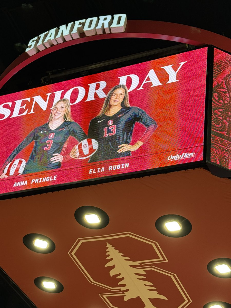 slamdunk406's tweet image. Anna Pringle &amp;amp; Elia Rubin got honored for Senior Day. 

#Stanford #ACCWVB