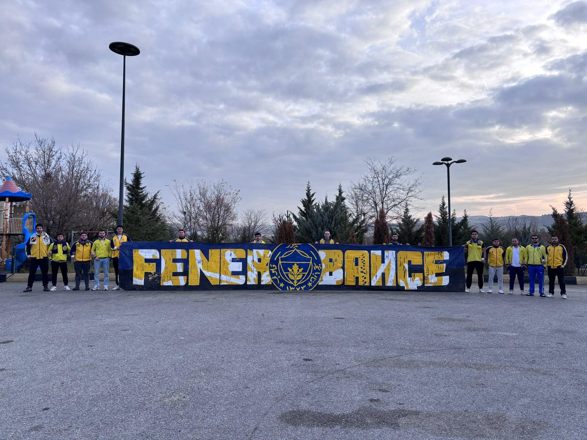 1907 ÜNİFEB Ankara Örgütlenmeleri olarak Fenerbahçe -  Ferençvaroş karşılaşması için İstanbul yolundayız.
#FenerbahçeninYolunda