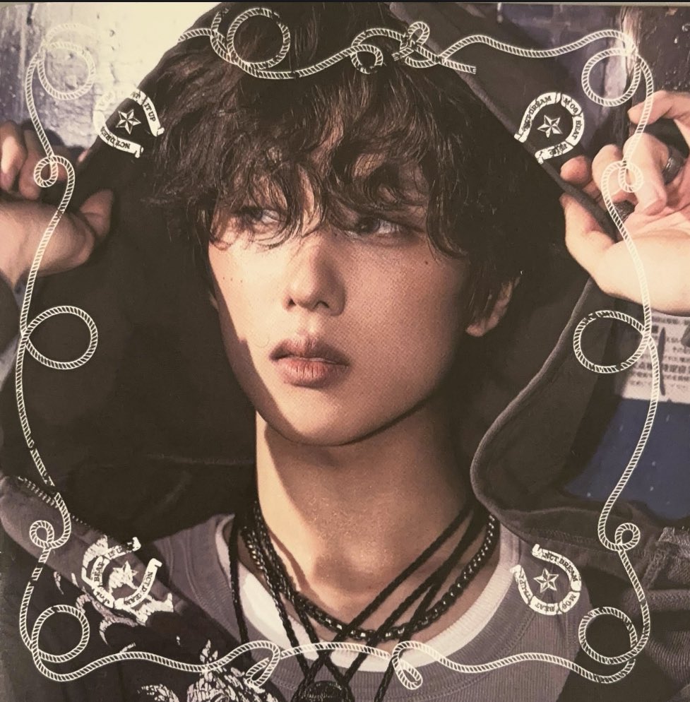 chiisungiie's tweet image. happy thanksgiving asteroid nation🤗 jisung digipack photo scans😛