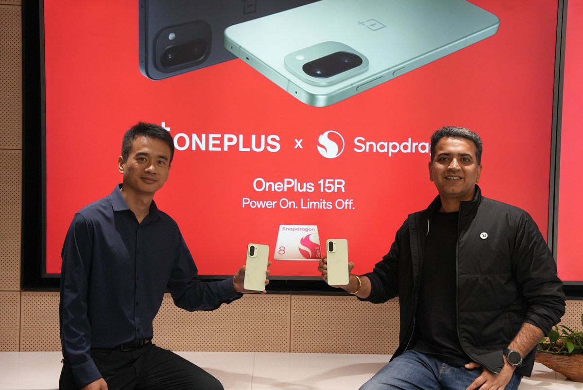 geekabhishek_'s tweet image. OnePlus 15R is the world’s first phone with Snapdragon 8 Gen 5, co-optimised with Qualcomm for next-level performance.

Launching Dec 17, and it’s easily shaping up to be the ultimate value flagship of the year.

Expect serious gains:
⚡ 36% CPU jump
⚡ 11% GPU bump
⚡ 46% AI…