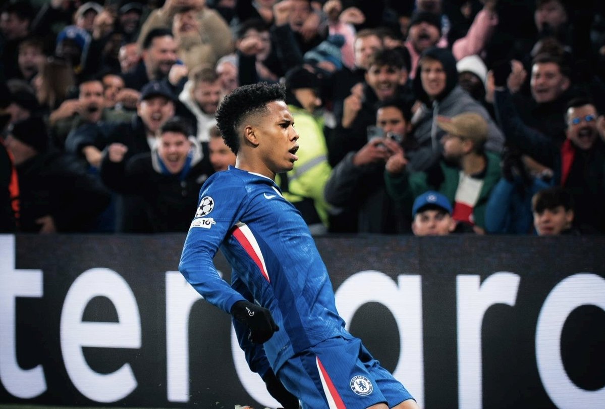 MatchDCentral's tweet image. 🚨 BREAKING 🚨
Rumours emerging that Real Madrid are preparing a SHOCK January proposal for Chelsea wonderkid Estevão!

Sources in London say Chelsea have shown interest in Vinícius Jr during early conversations 👀🇧🇷

The January window is heating up already.
More updates to…