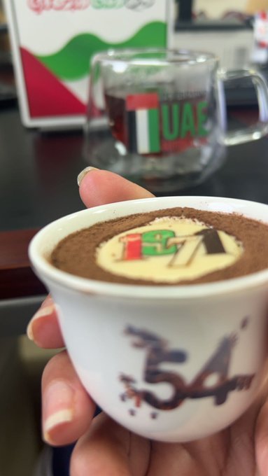 صباح العز والفخر … صباحكم اماراتي ..🇦🇪 #عيد_الاتحاد_54 #صباح_الخير