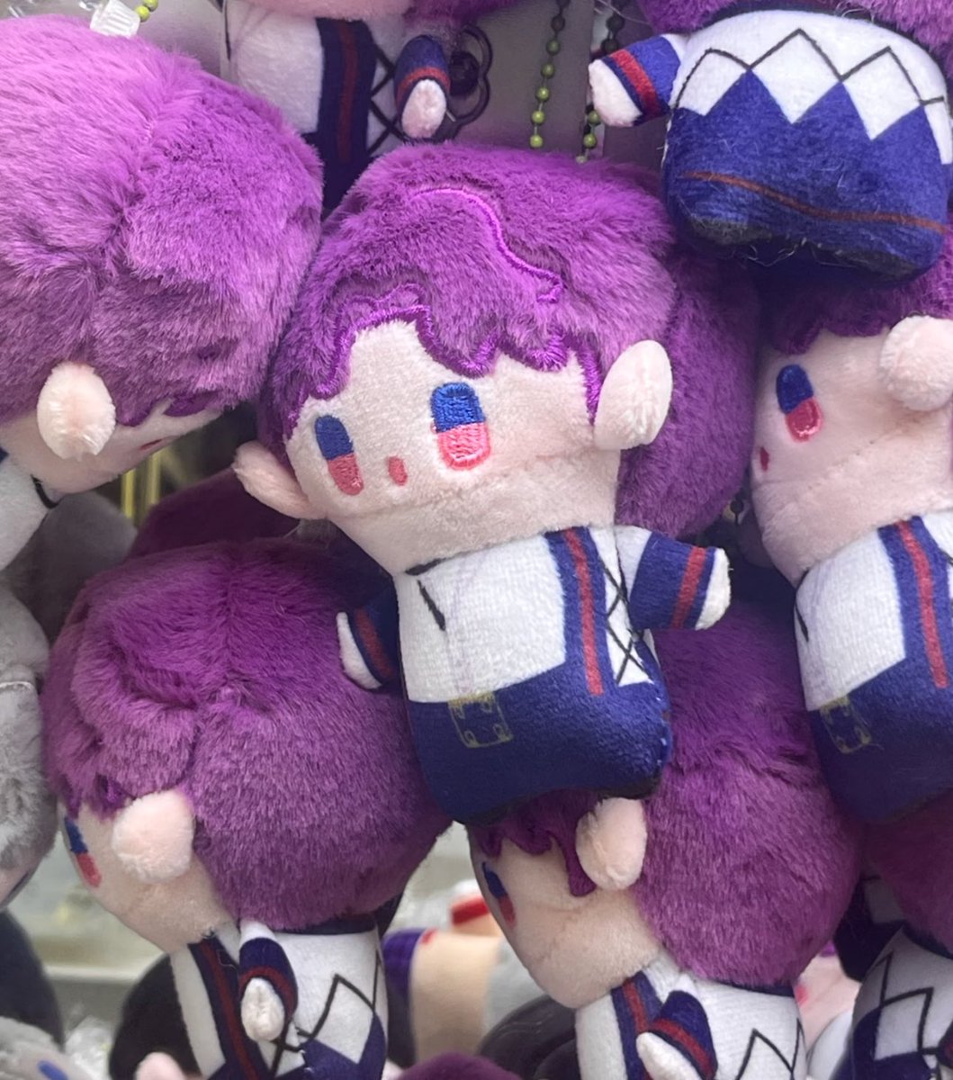 snowdawned's tweet image. WHAT ARE THOSE