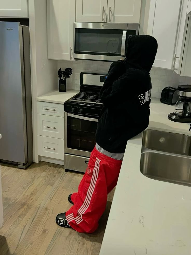 elonhatescoded's tweet image. If you’re not making at least $5k - 10k weekly 

Just give up in life bro 💚