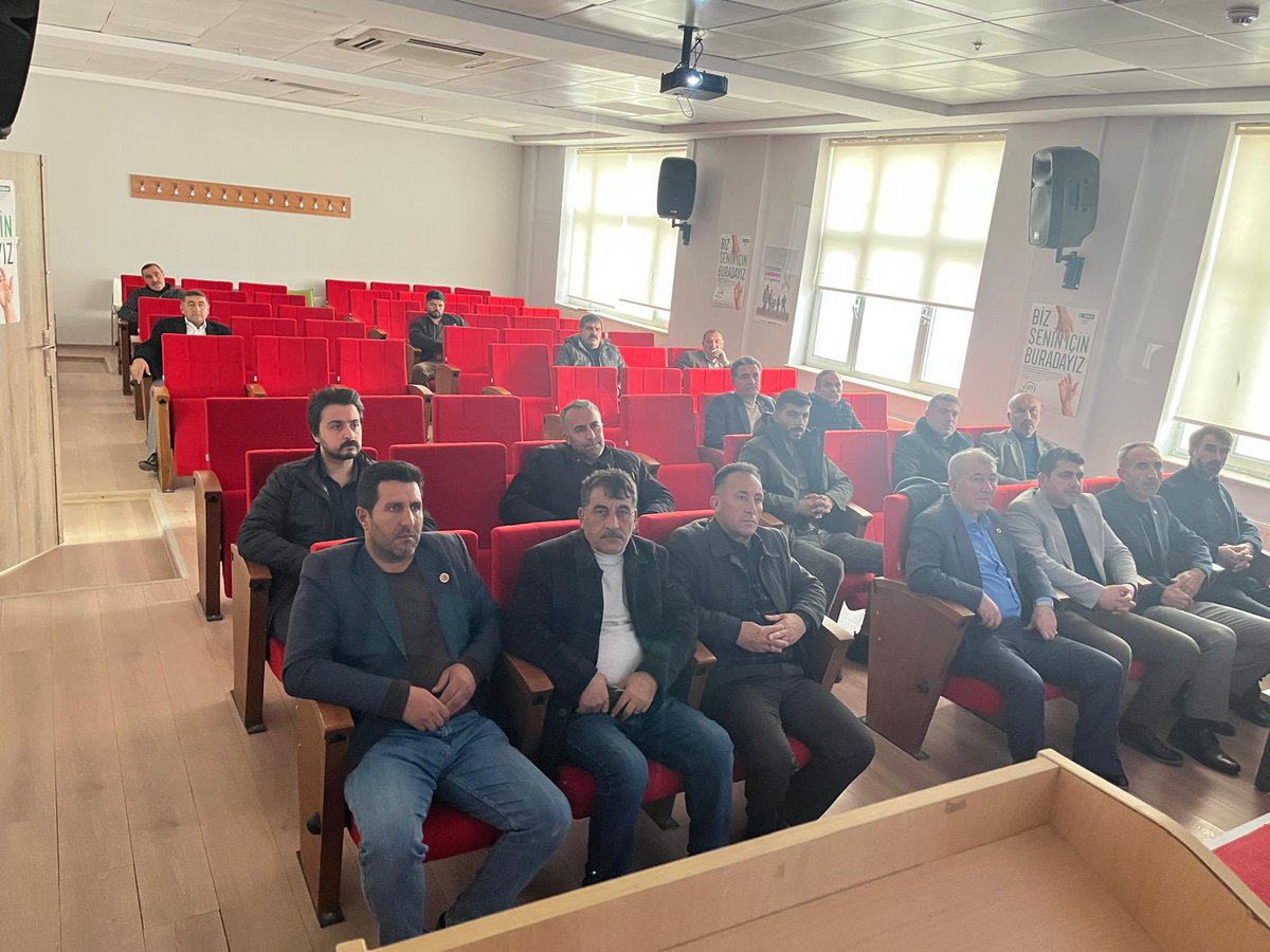 📍Muhtarlara Yönelik Prostat Kanseri Farkındalık Eğitimi Düzenlendi

Muş Devlet Hastanesi Üroloji Uzmanı Dr. Rıfat Burak Ergül tarafından, SHM konferans salonunda ilimizde görev yapan muhtarlara yönelik prostat kanseri, erken tanı ve korunma yöntemleri hakkında bilgilendirme