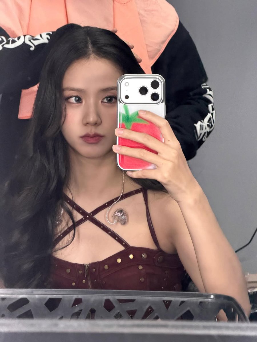 BLACKPINK_PH's tweet photo. 112725 | JISOO Instagram Update 

"PILIPINAS 🩷
Para talaga akong bumalik sa kabataan ko—ang dami kong tawa at sobrang saya ko!
Hindi ko malilimutan ang pink wave n’yo!
Maraming salamat sa pagbibigay sa amin ng napakagandang alaala.
Mahal ko kayo!"

🔗https://t.co/ww4SFexDdF

#DEADLINE_IN_BULACAN #BLACKPINK #DEADLINE