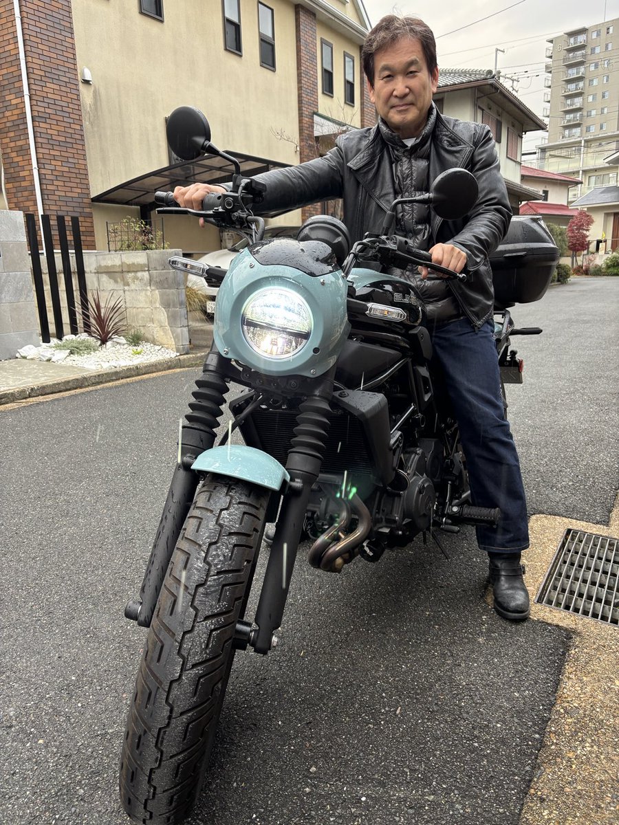 JiroShinbo_tabi's tweet image. 一年以上乗って、走行距離わずか500キロほど、これじゃバイクが可哀想なので手放す事にしました。
結局標準装備のETCも使わなかった。
とにかく、事故無く乗せてくれてありがとう。楽しかったよ。